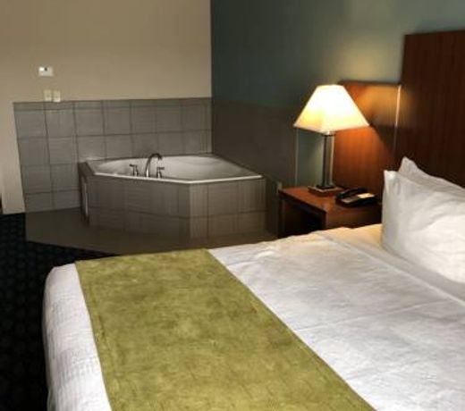 Countryview Inn & Suites