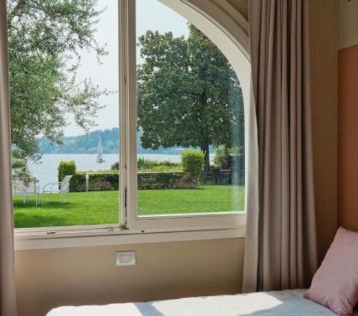 Luxury Lake View Apartments