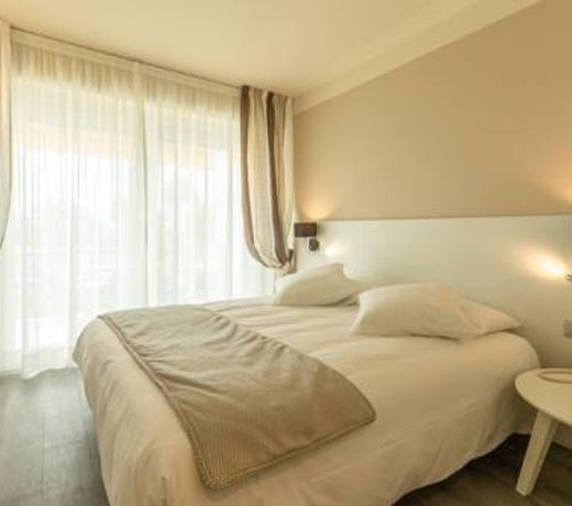 La Dolce Vita Hotel