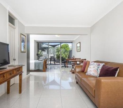 Studio 3 - ground floor Fremantle apartment