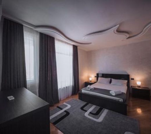 Makos Guest House