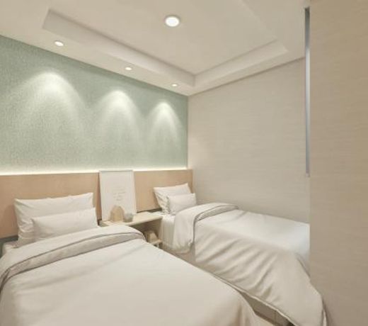 Eightin Hotel Sudirman Jakarta