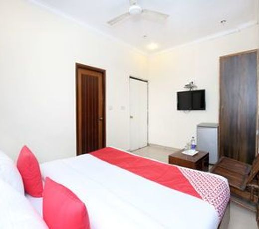 OYO 1950 Hotel Supreme