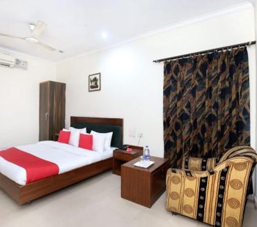 OYO 1950 Hotel Supreme