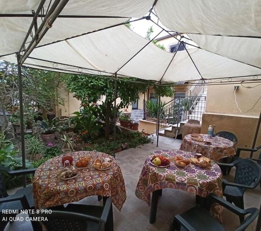 B&B Il Melograno Antico con Terrazza e Giardino