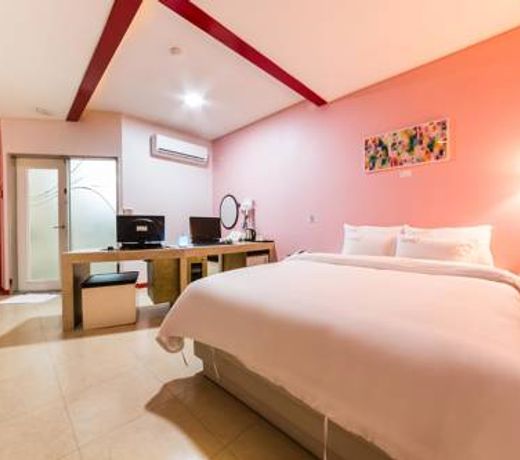City Hotel