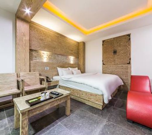 City Hotel