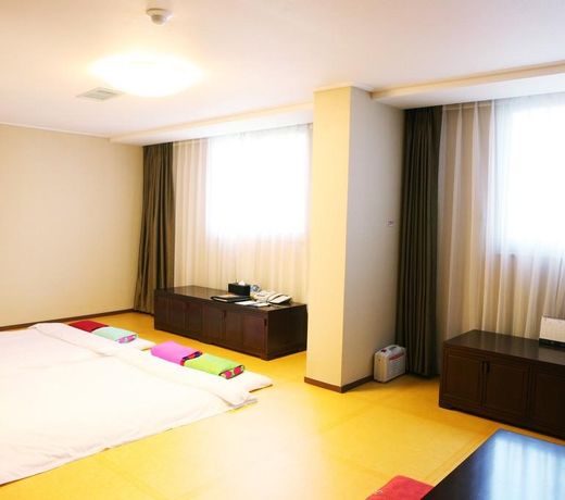 BS Hotel Gumi