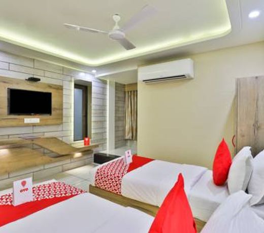 OYO 15453 Hotel Pearl