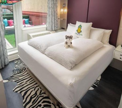 Staypineapple, an Artful Hotel, Midtown New York