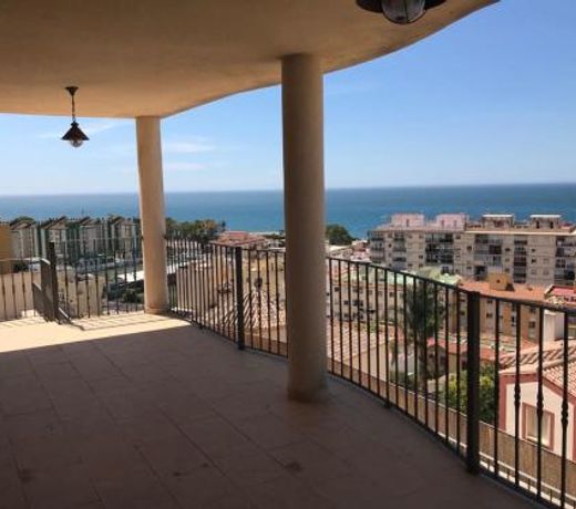 Rooms in Seafront Villa