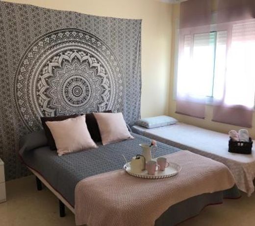 Rooms in Seafront Villa