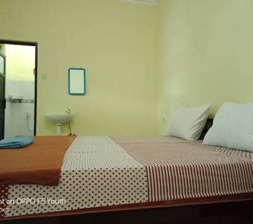 Yellow Hostel