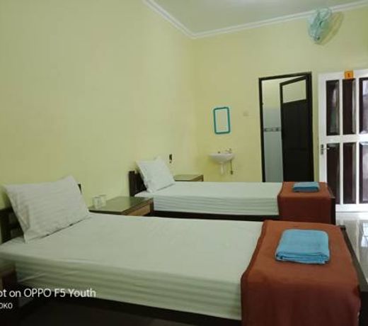 Yellow Hostel