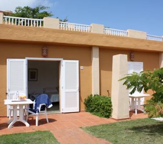 NearBy Hotel