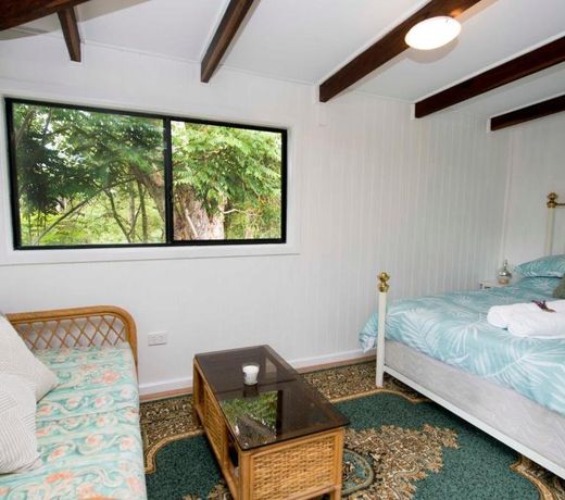 Nimbin waterfall retreat