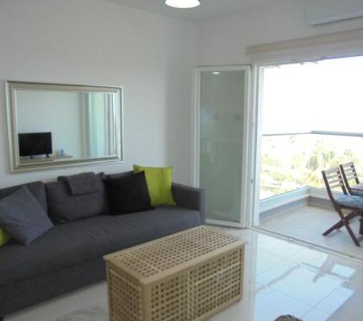 Kermia Court - Beach-front, modern 2 bedroom -sleeps 6