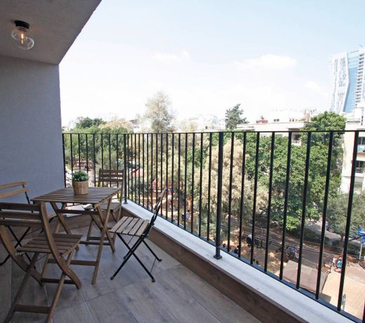 The Gem of the City - Ben Gurion 2 BDR/2 Bath