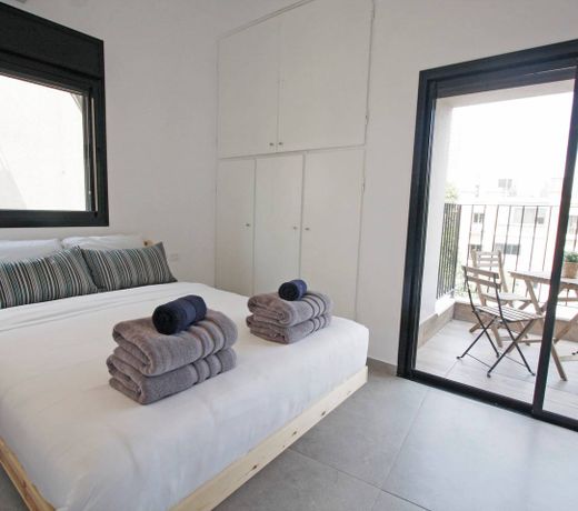 The Gem of the City - Ben Gurion 2 BDR/2 Bath