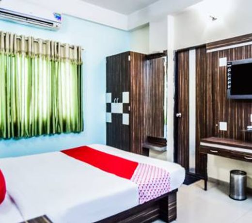 OYO 15650 Tourist Inn