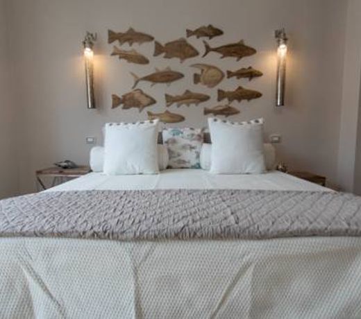 Love & Fama Hotel