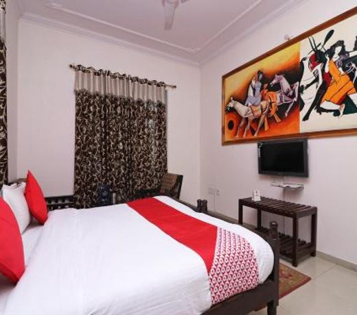 OYO 17284 Hotel Vrindavan Palace