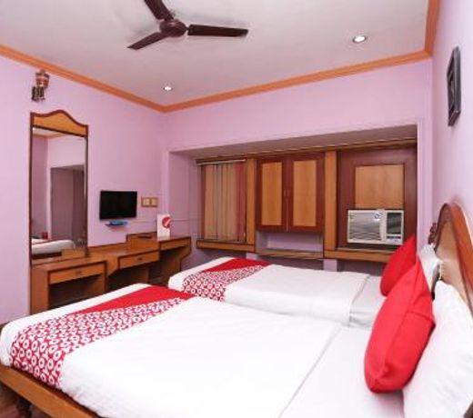 OYO 15468 Hotel Sharda