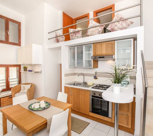 Lido Apartment