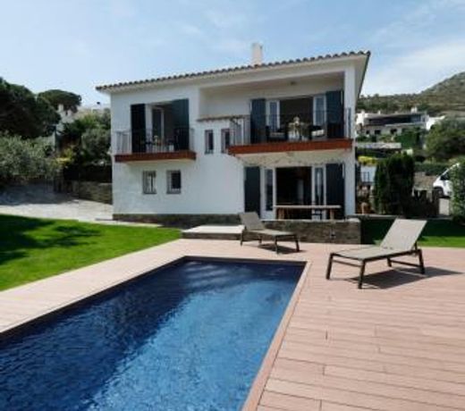 Ideal house for families with pool