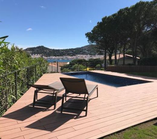 Ideal house for families with pool