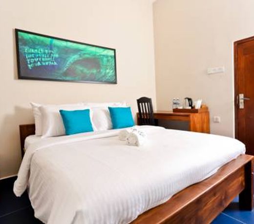 Boots Travelers Lodge