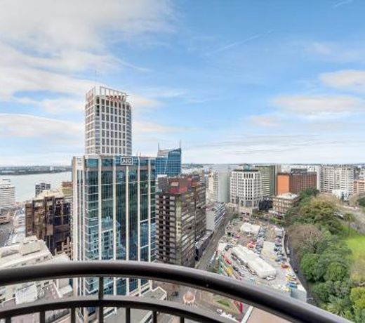 QV High-floor Apartment with Facilities - 445