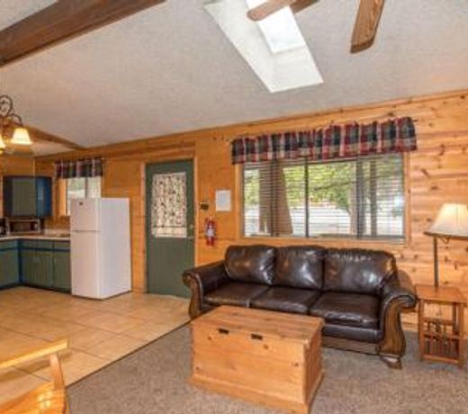 Whispering Pine Cabins