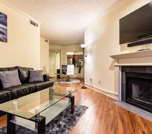 POSH UPTOWN 2 BED RM CONDO