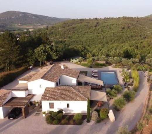 Villa Otilia-Bed and Breakfast-Chambres d'hÃ´tes en Provence