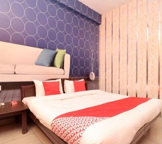 OYO 14876 Hotel Samrat