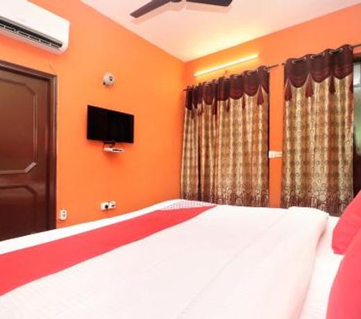 OYO 14876 Hotel Samrat