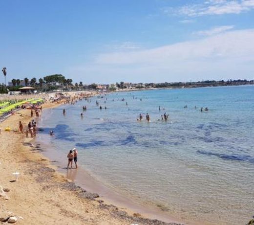 Confetti di Mandorla beach house