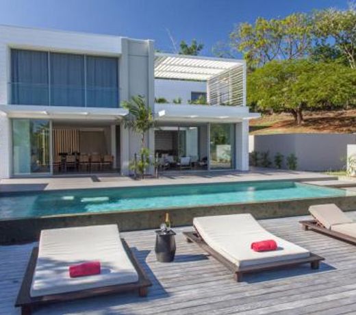 Luxury waterfront villa MQFR08