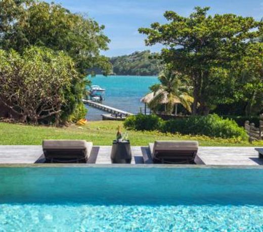 Luxury waterfront villa MQFR08