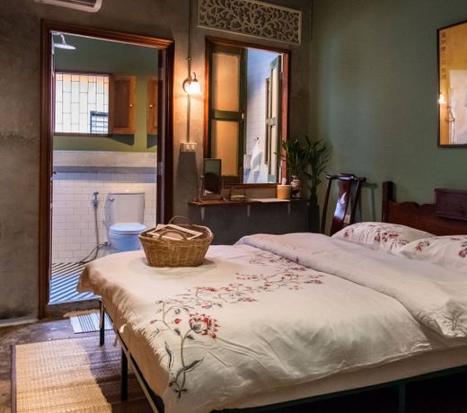 Live Local Hotel