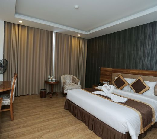 Central Phu Hung Hotel