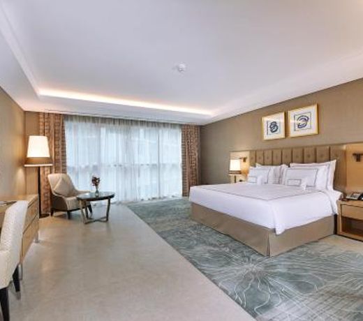 Grand Cosmopolitan Hotel
