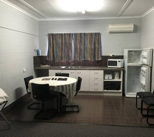 Hillview Motel