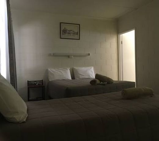 Hillview Motel
