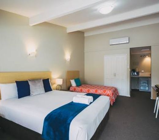 Six Degrees Motel