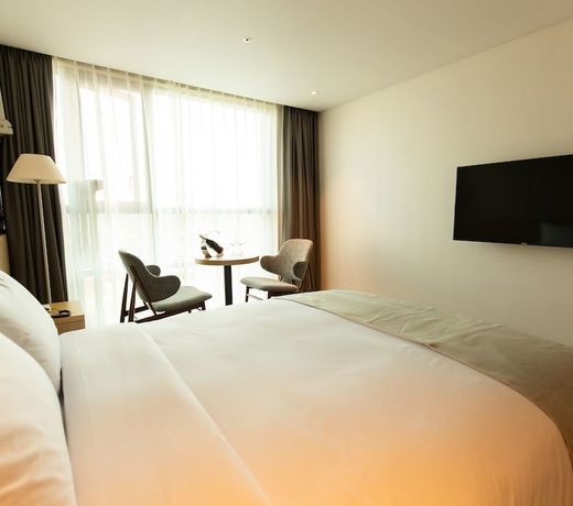 Hotel Win Story