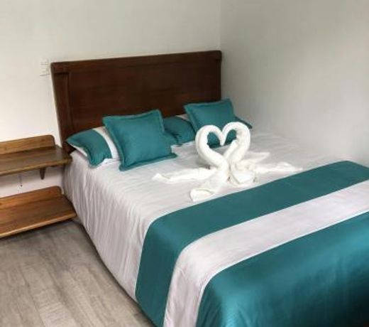 40 Amigos Hotel