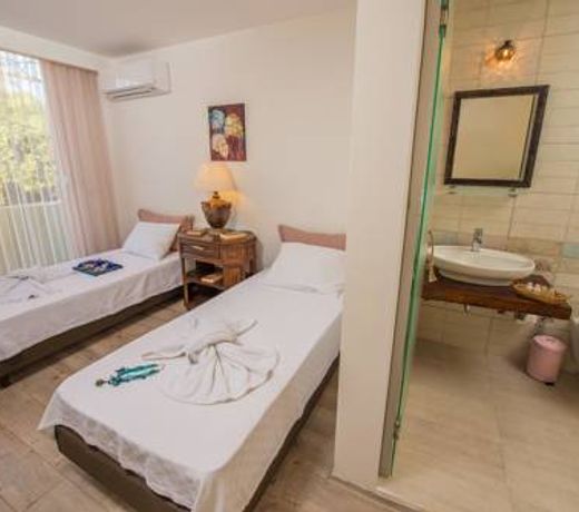 Destina Hotel