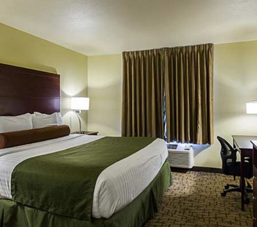 Cobblestone Hotel & Suites - Hutchinson
